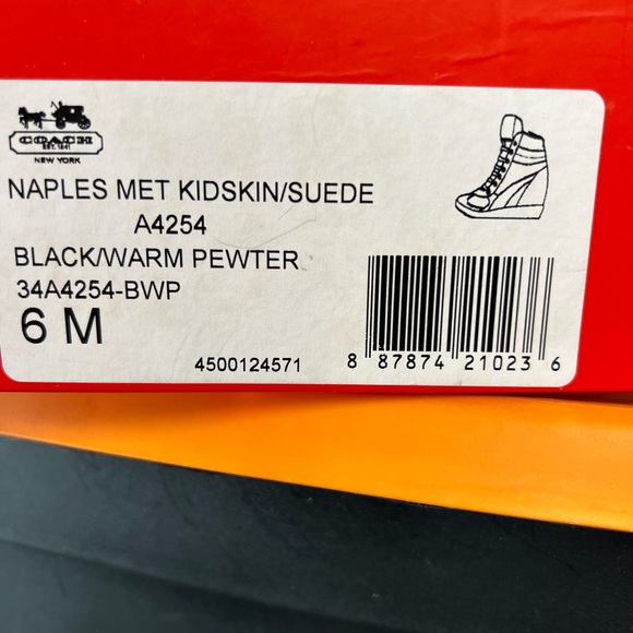 Coach - Picture 1 of 7